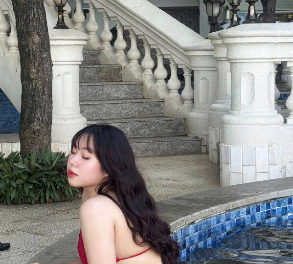 Ảnh 7 của Địt em nhân viên sale Ôtô cực ngon dâm thủy em ra lênh láng
